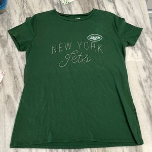 New NFL team‎ apparel size medium women’s New York jets shirt